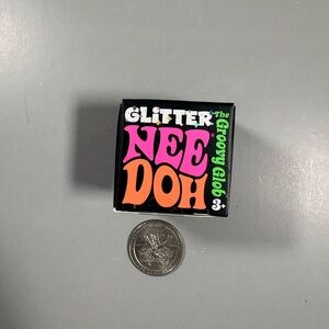 Nee Doh The Groovy Glob GLITTER